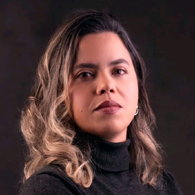 Foto da instrutora Verônica